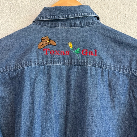 Lone Star State Texas Gal Denim Button Front Shirt Size Small Embroidered - Picture 5 of 6